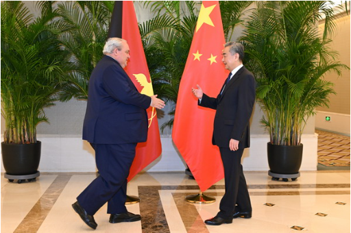 王毅会见巴布亚新几内亚外长特卡琴科2